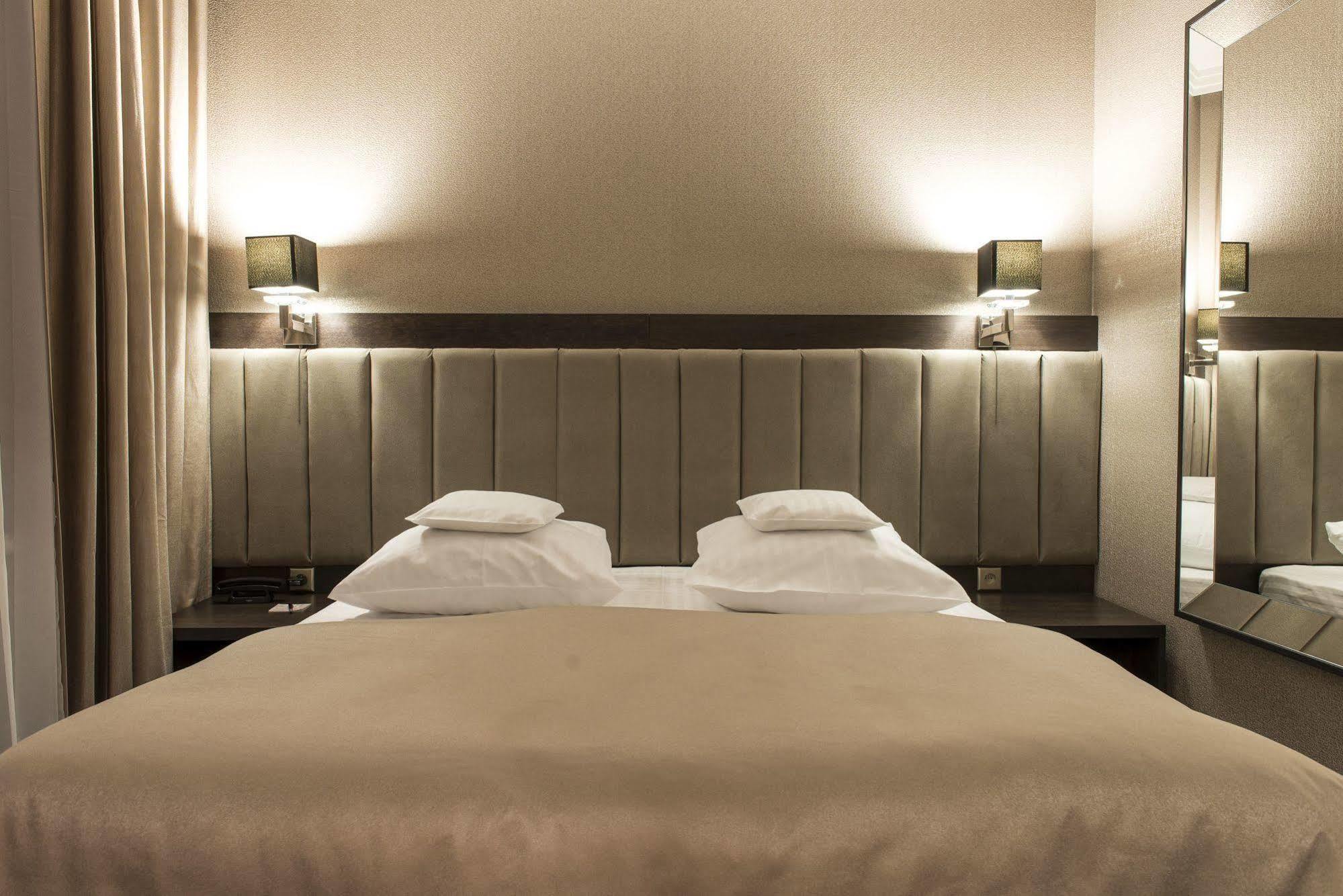 Hotel Europa กาลิช ภายนอก รูปภาพ