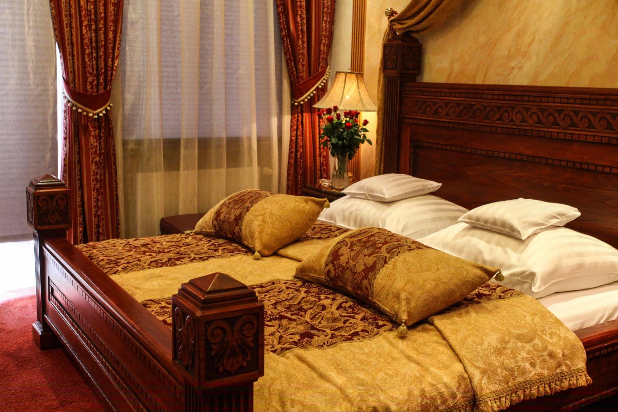 Hotel Europa กาลิช ภายนอก รูปภาพ