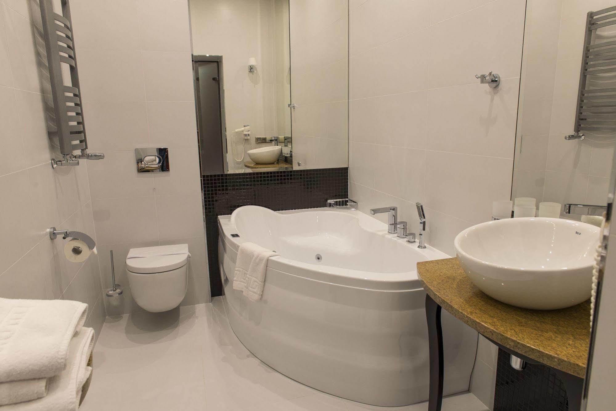 Hotel Europa กาลิช ภายนอก รูปภาพ