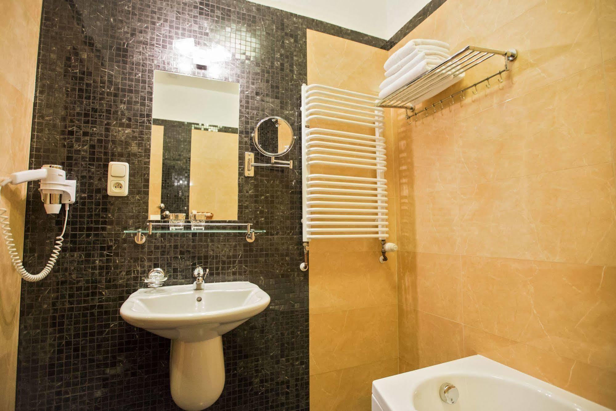 Hotel Europa กาลิช ภายนอก รูปภาพ
